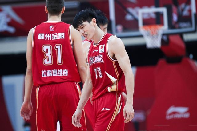 青年军球队连胜走向领先，成为夺冠黑马