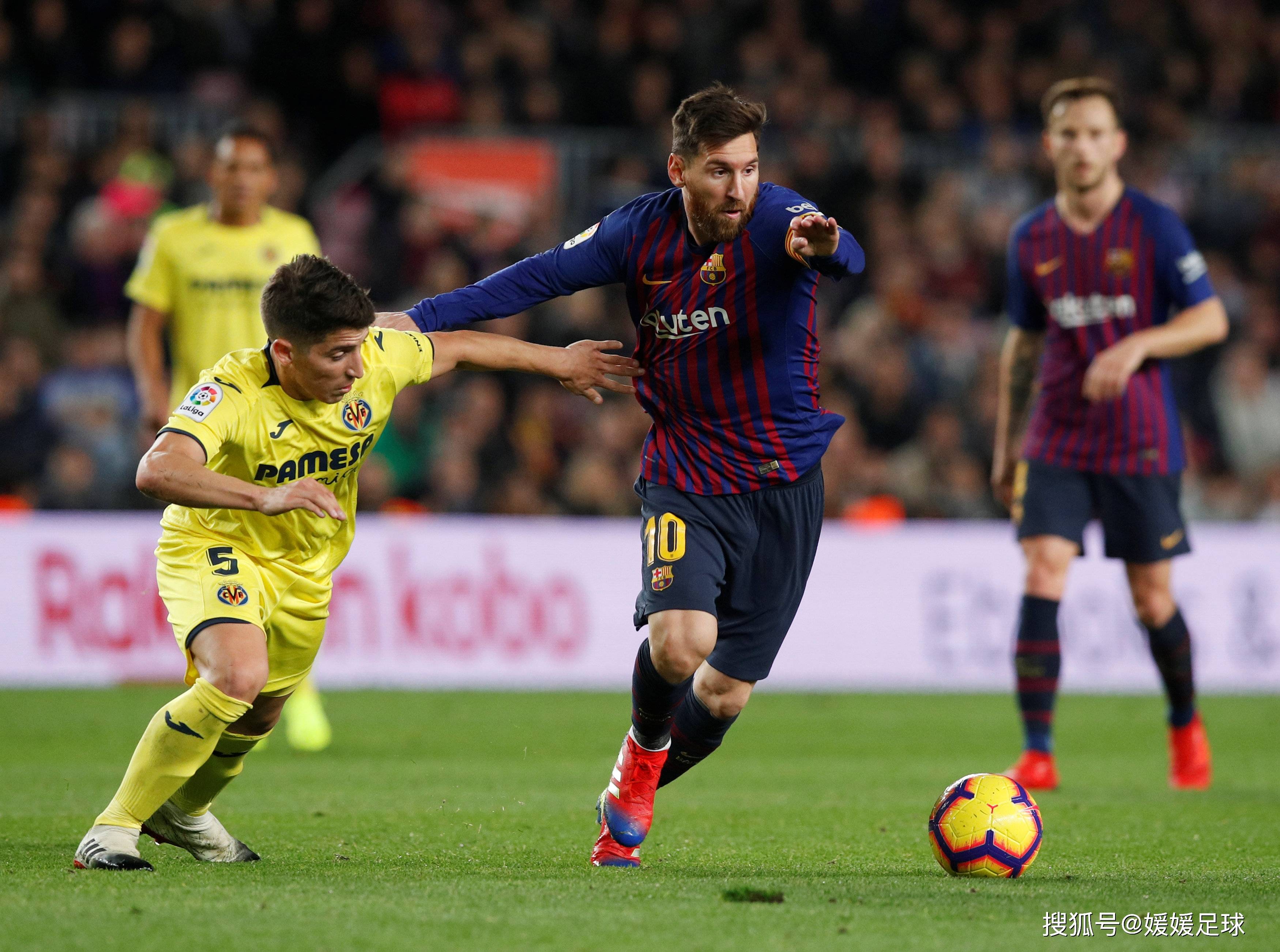 关于巴伦西亚前锋连续进球，助球队逐渐重返正轨的信息