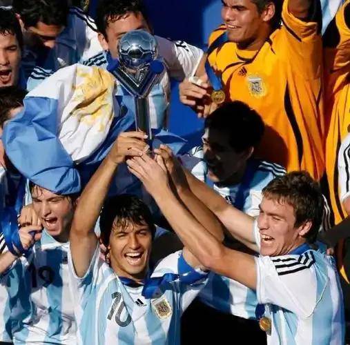 阿根廷篮球队士气高涨，展现出众实力的简单介绍