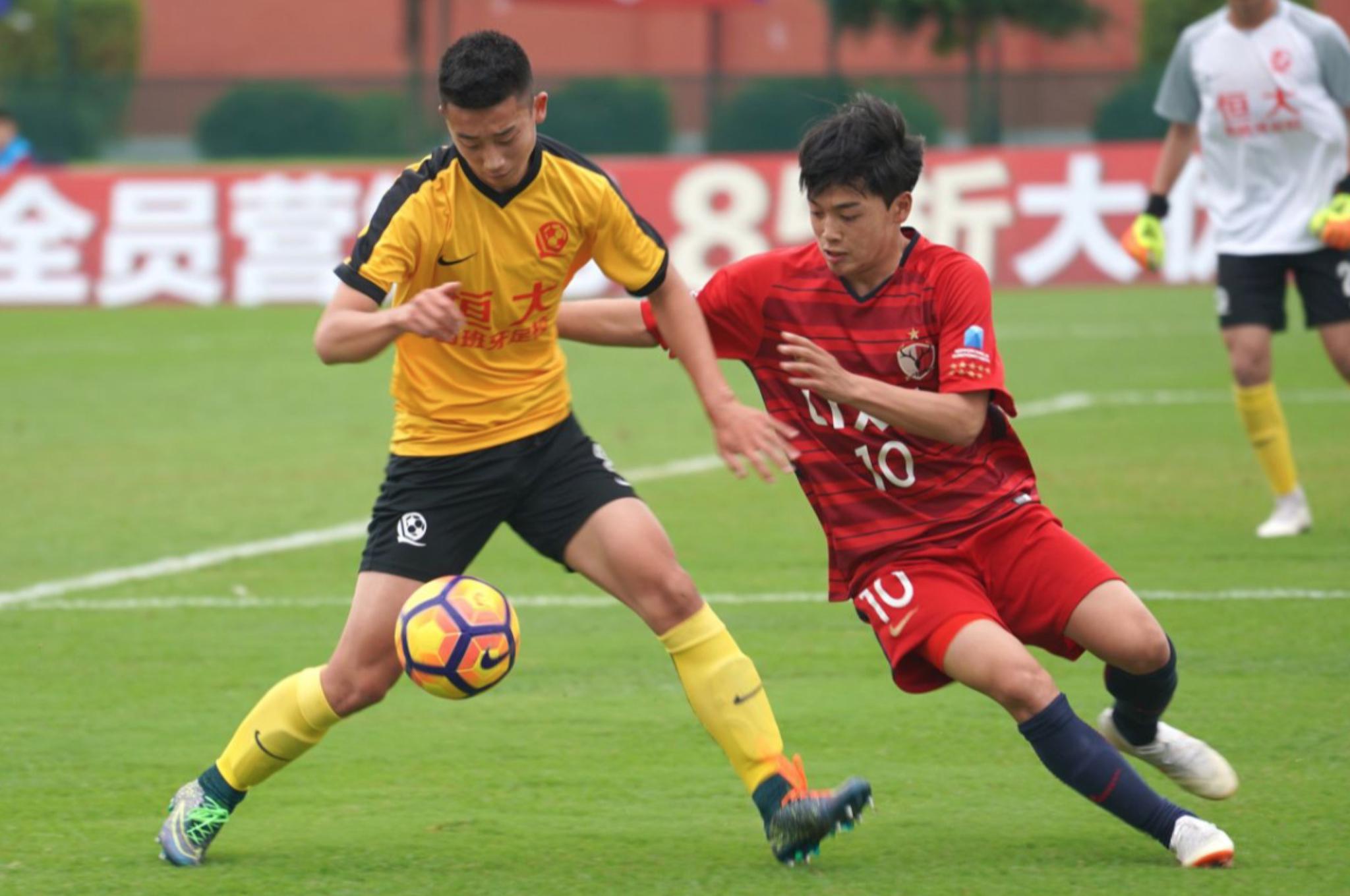 鹿岛鹿角击败对手，晋级亚洲足球锦标赛半决赛的简单介绍