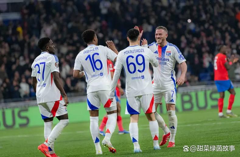 关于里昂队在法甲比赛中巩固领先地位的信息