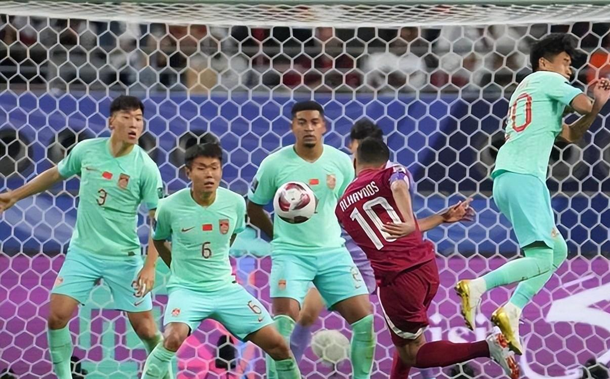 中国队在亚洲杯足球赛中胜出