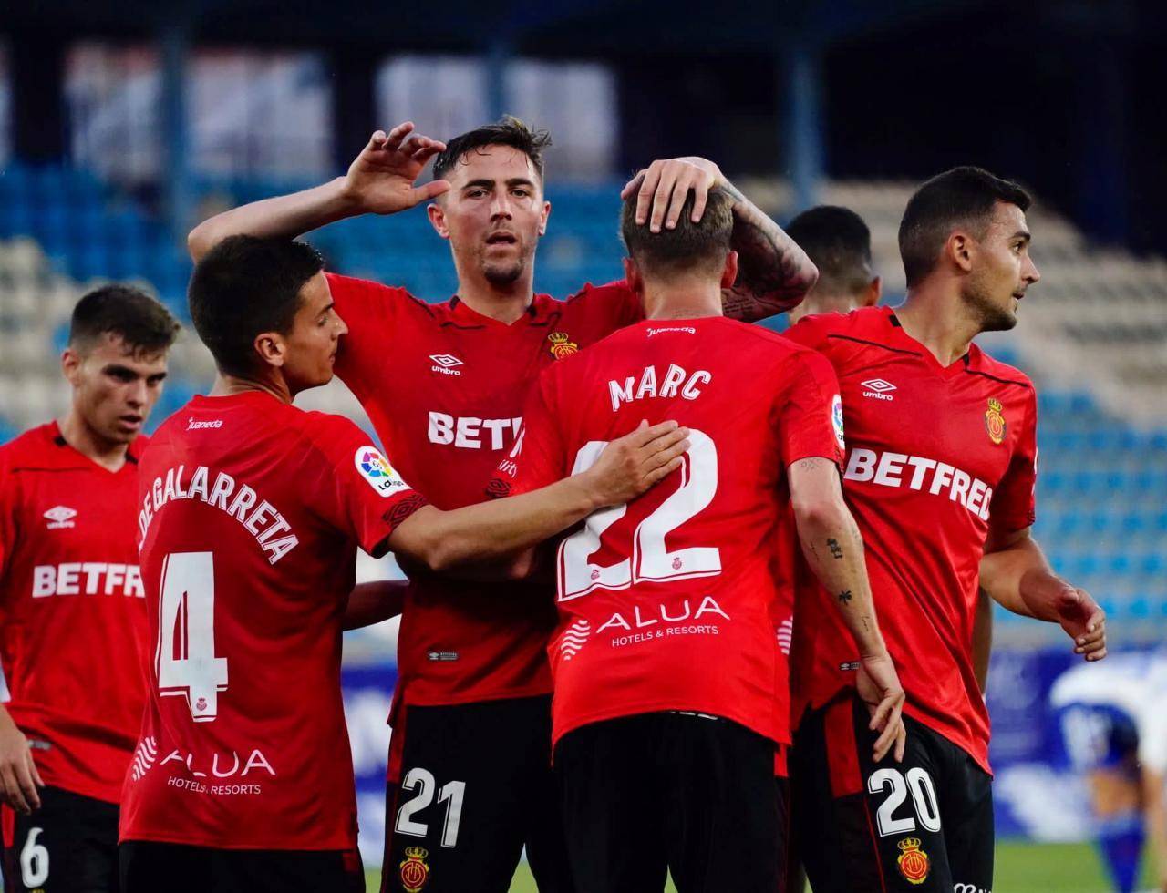 包含阿尔科尔孔战平对手，难得一分！的词条