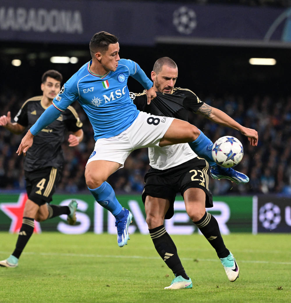 关于那不勒斯客场击败对手，保级形势稍有转机的信息