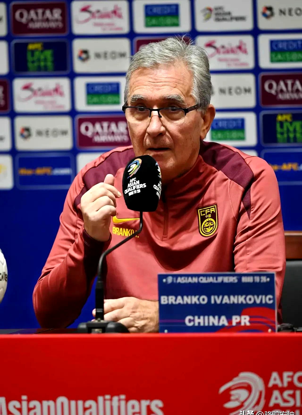 包含汉堡队球员违规红牌出场，或将遭遇停赛的词条