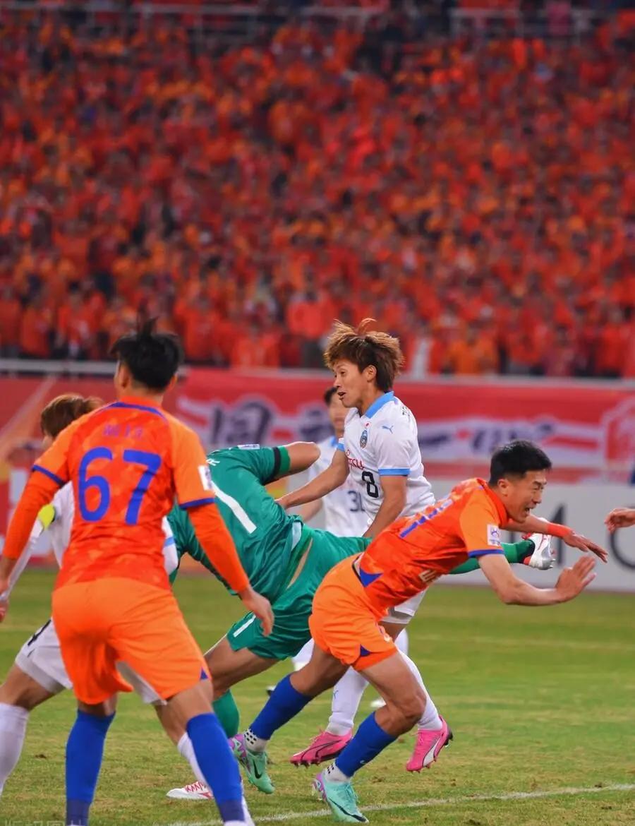 关于山东鲁能轻松取胜，锁定亚冠强席位的信息