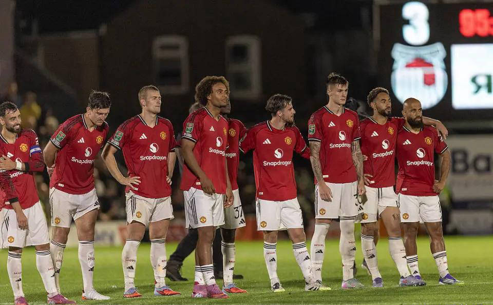 曼联低迷丢球遭遇挫败，遭遇连败阴云