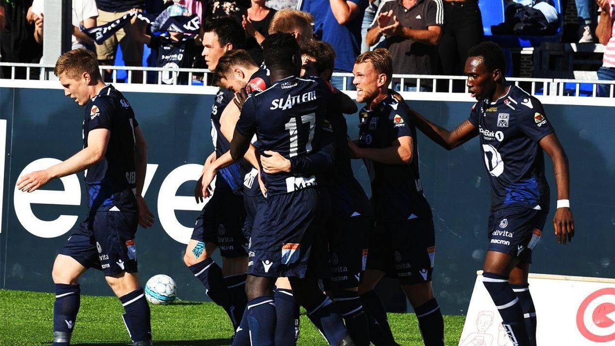 篮球欧冠赛事激烈角逐，团队实力显现