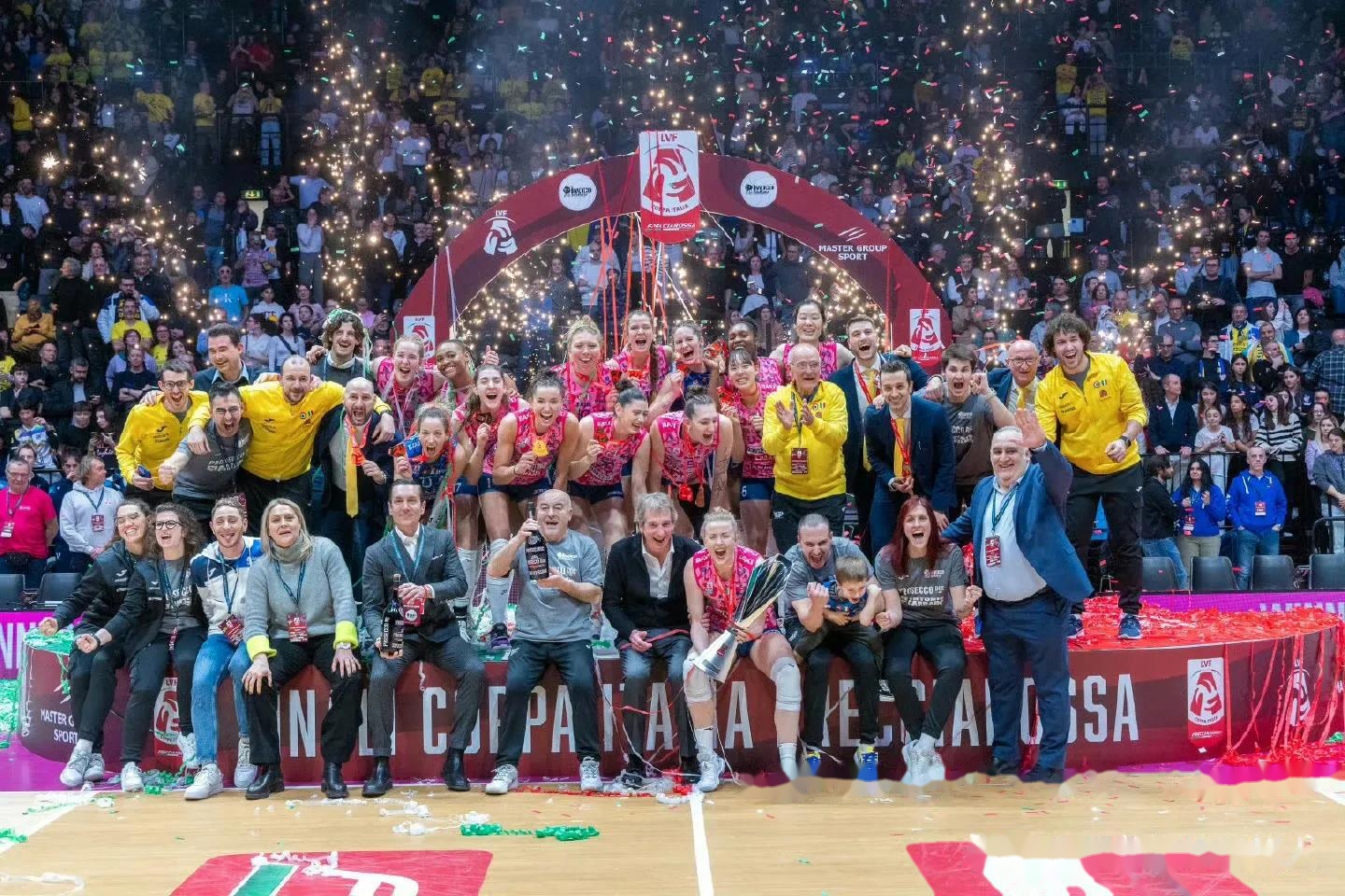 意大利队在对阵中展现出色表现 意大利队在对阵中展现出色表现