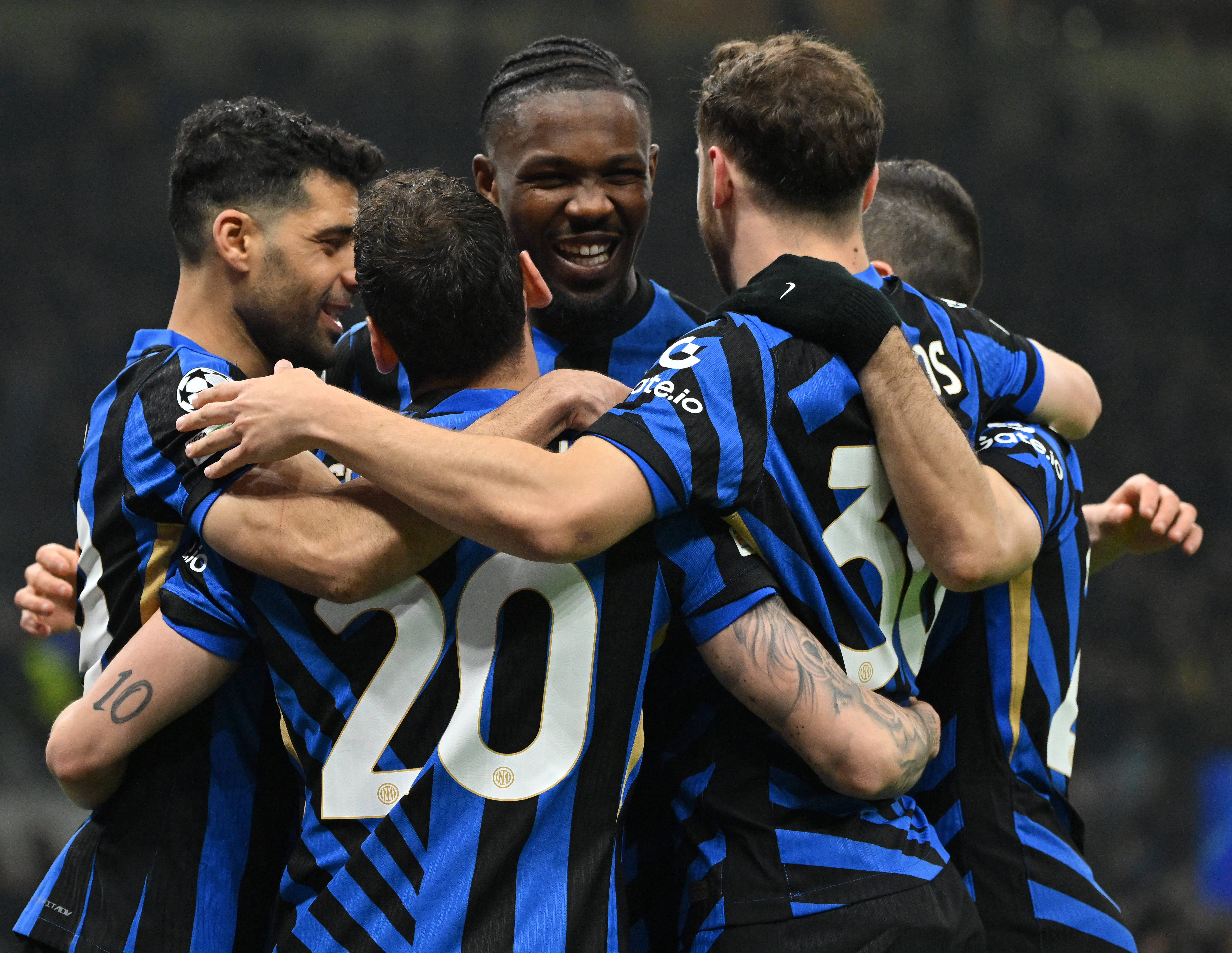 利物浦完胜波兰,奥亚尔萨瓦尔高光表现 利物浦完胜波兰,奥亚尔萨瓦尔高光表现