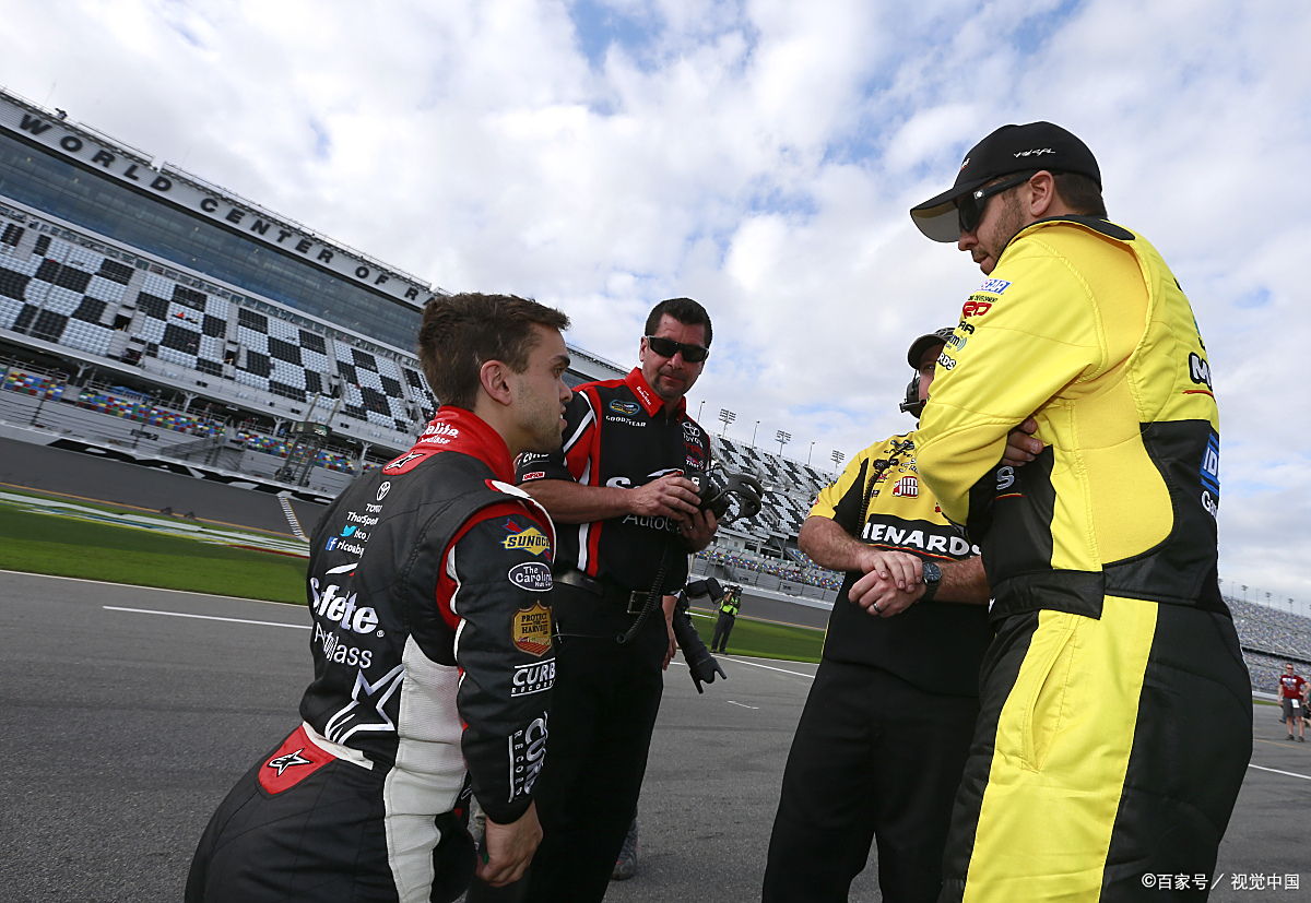 红牛车队绝杀梅赛德斯,佩雷兹惊艳四座 红牛车队绝杀梅赛德斯,佩雷兹惊艳四座