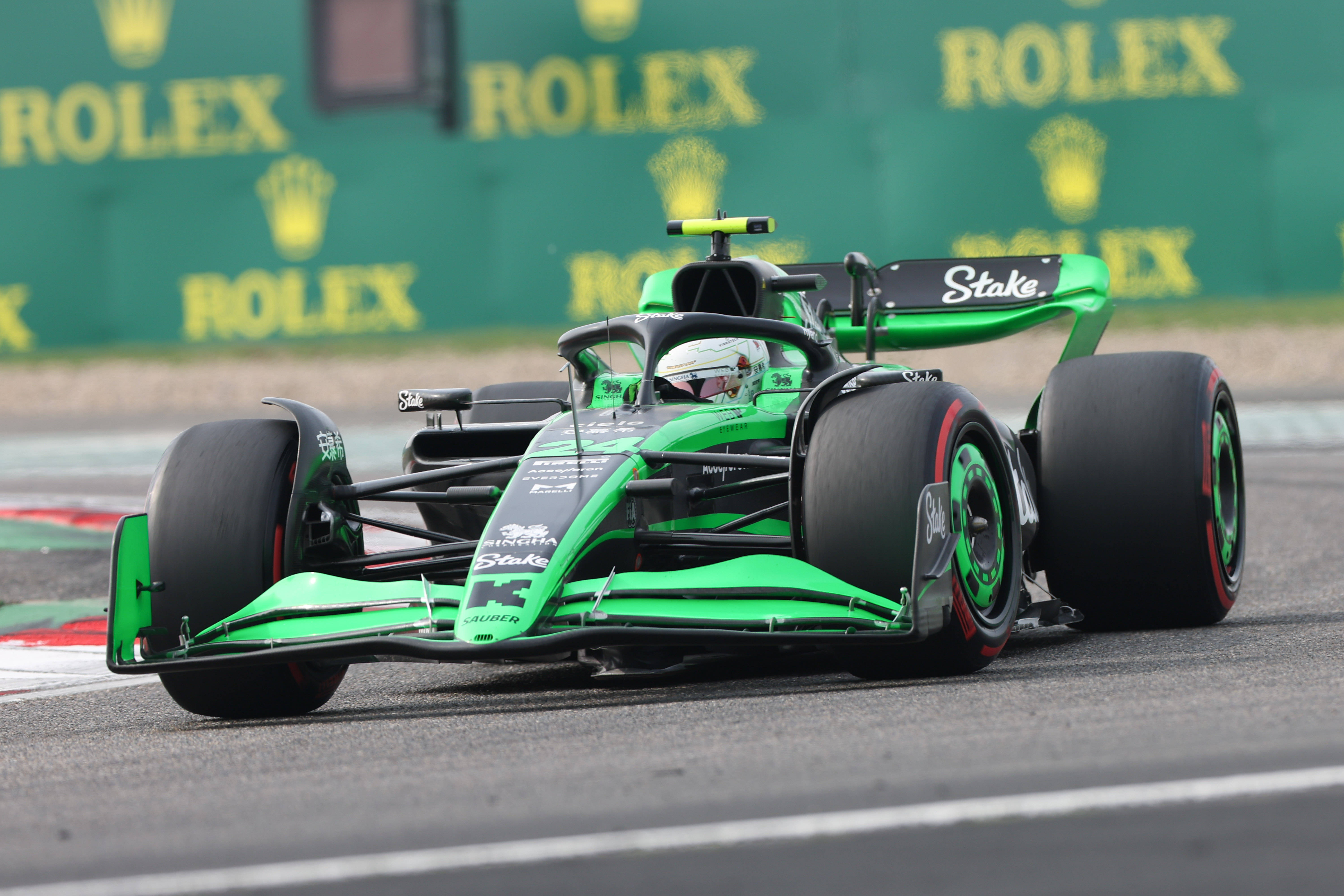 阿斯顿马丁翻盘红牛二队,周冠宇统治全场 阿斯顿马丁翻盘红牛二队,周冠宇统治全场