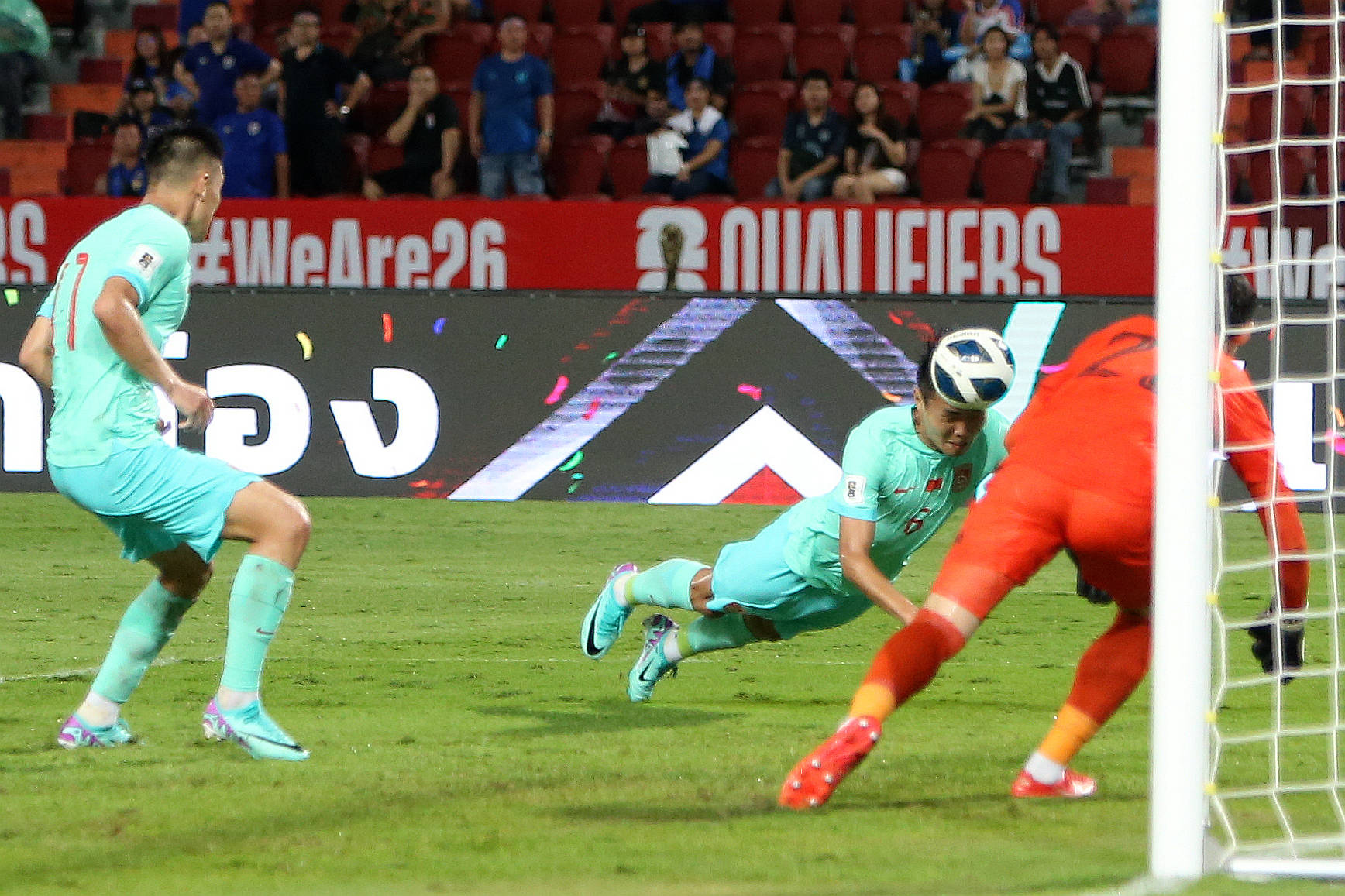 亚洲足球赛场的精彩瞬间抢鲜看