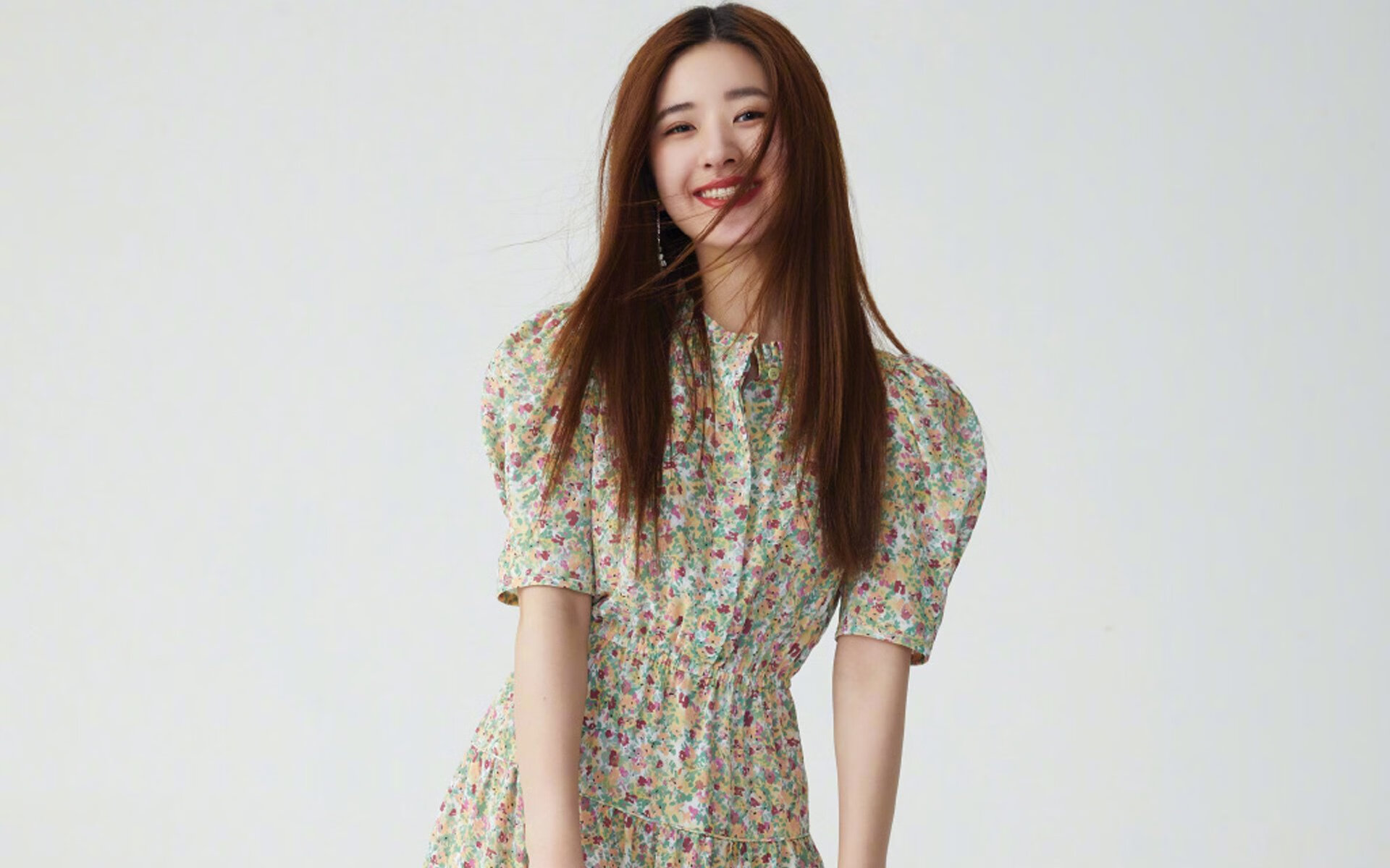 美加墨世界杯焦点战，英格兰火力压制突尼斯，展现夺冠雄心