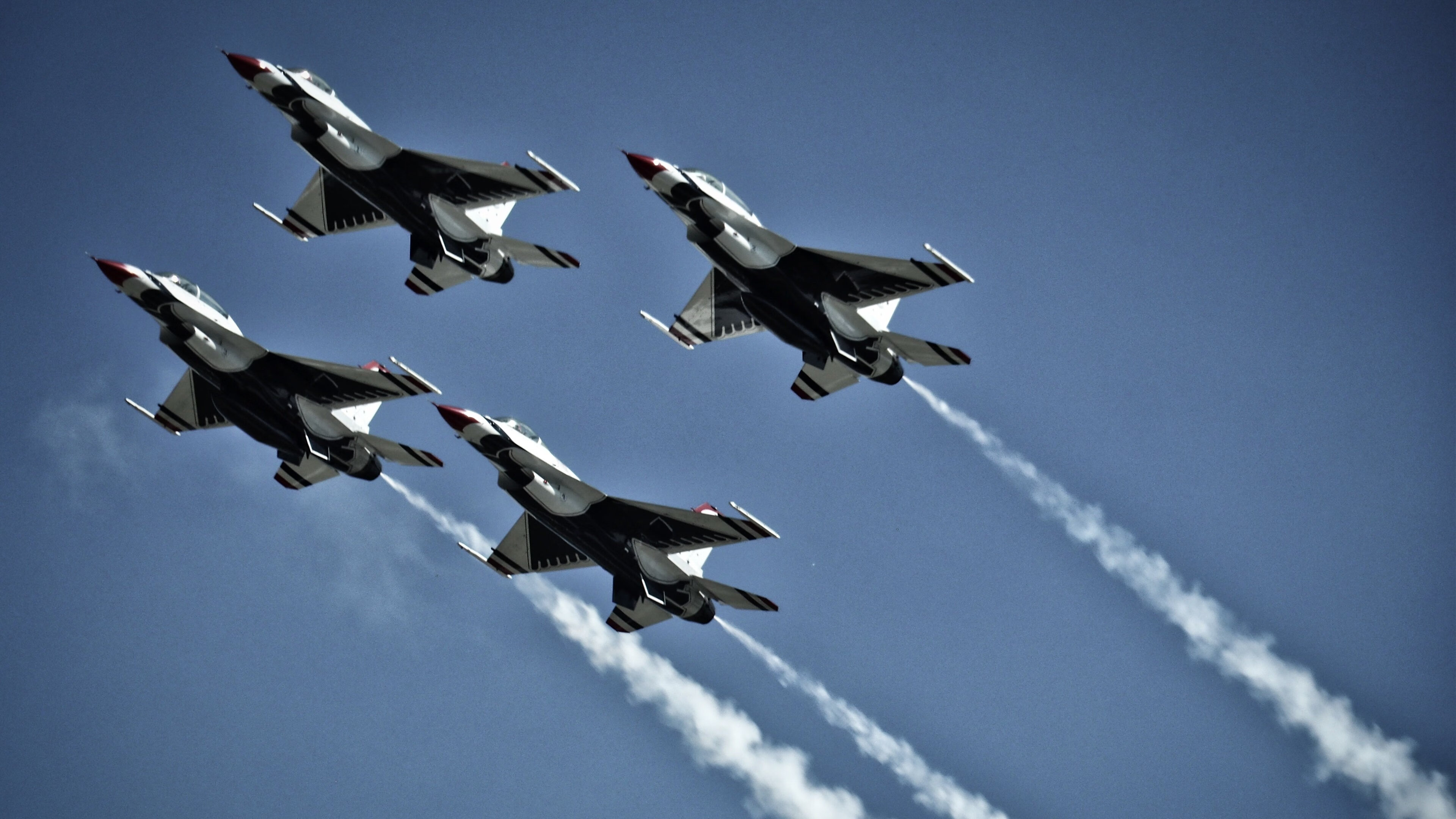 布伦森关键制胜！撕裂喧嚣的利刃助篮网上演季后赛关键战突围骑士