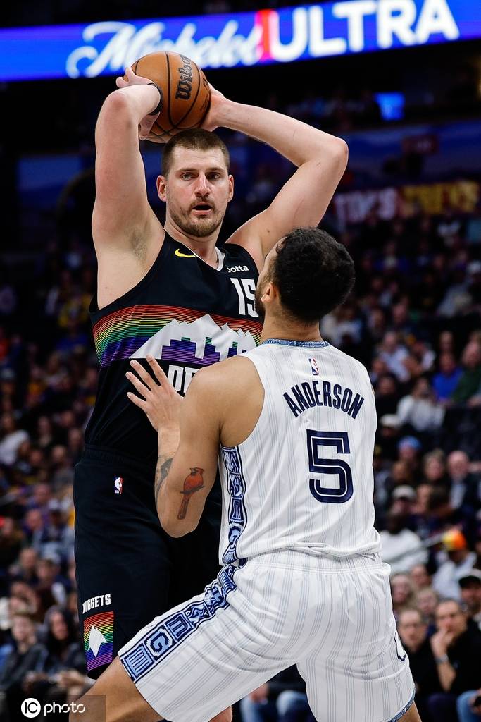 活塞血拼灰熊，约基奇成为关键先生