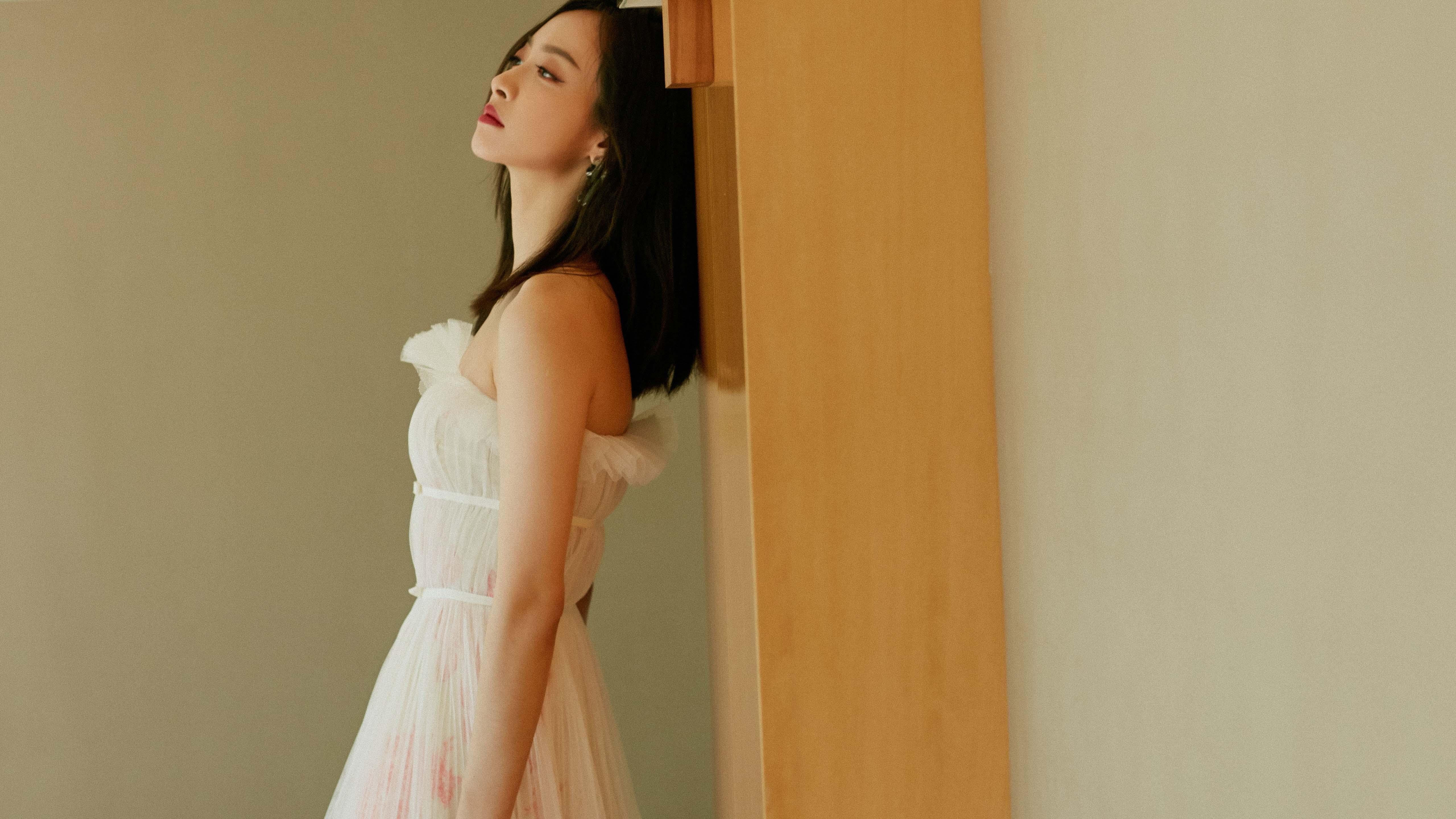 全球体育狂热夜，当字母哥的怒吼遇见比利时的绝杀，王者之道永远不是孤独的征途