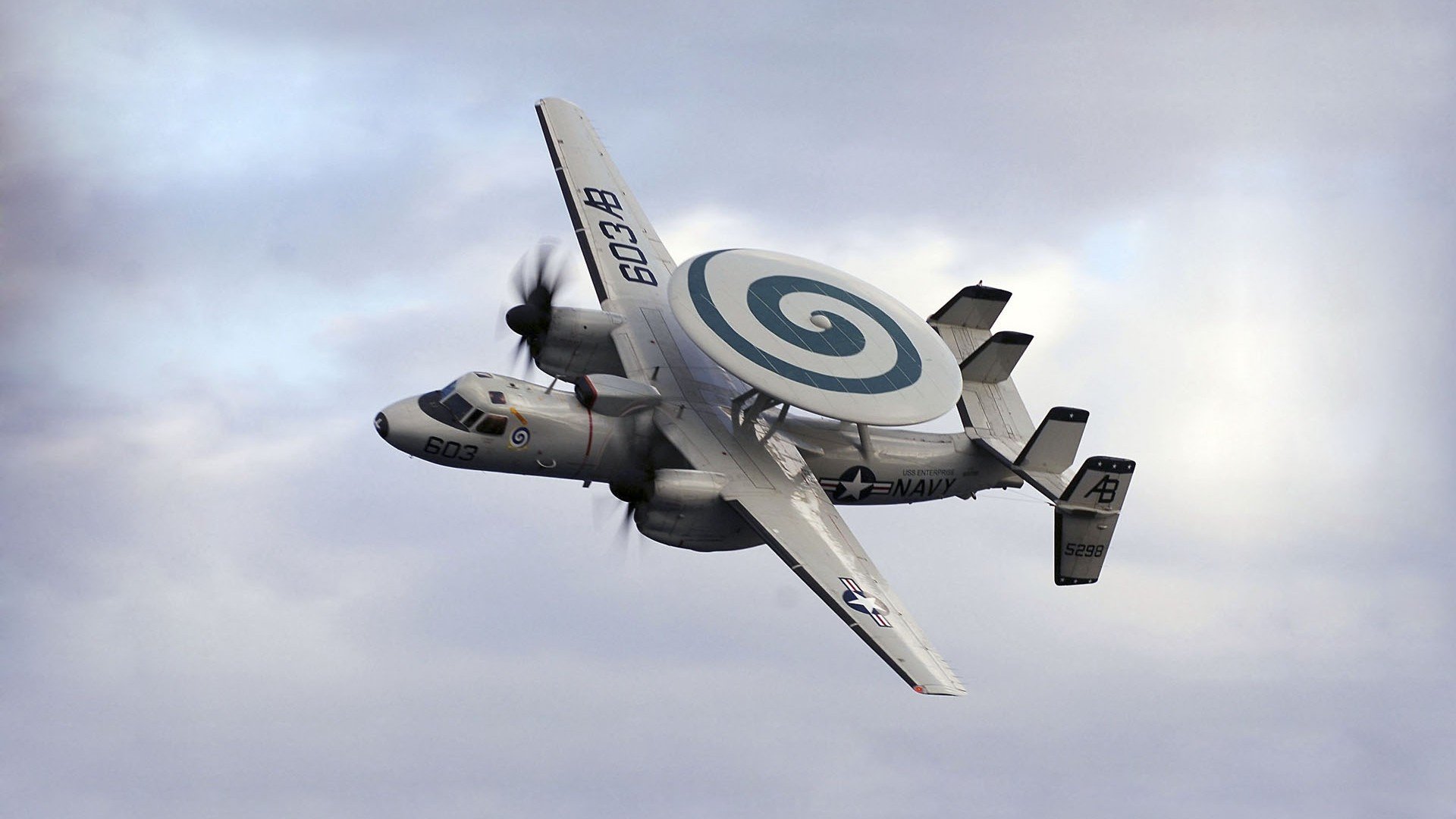 紫百合锋刃出鞘，莱奥爆裂演出，佛罗伦萨欧战舞台碾压强敌勒沃库森